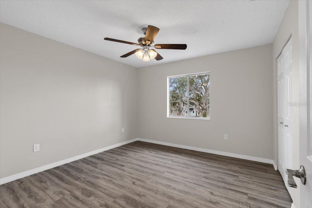 Image 48 of 75 For 824 35th Avenue Drive W
