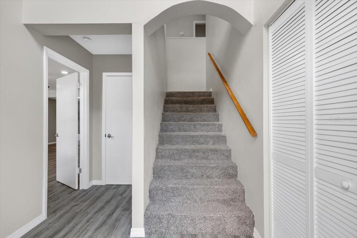 Image 5 of 75 For 824 35th Avenue Drive W