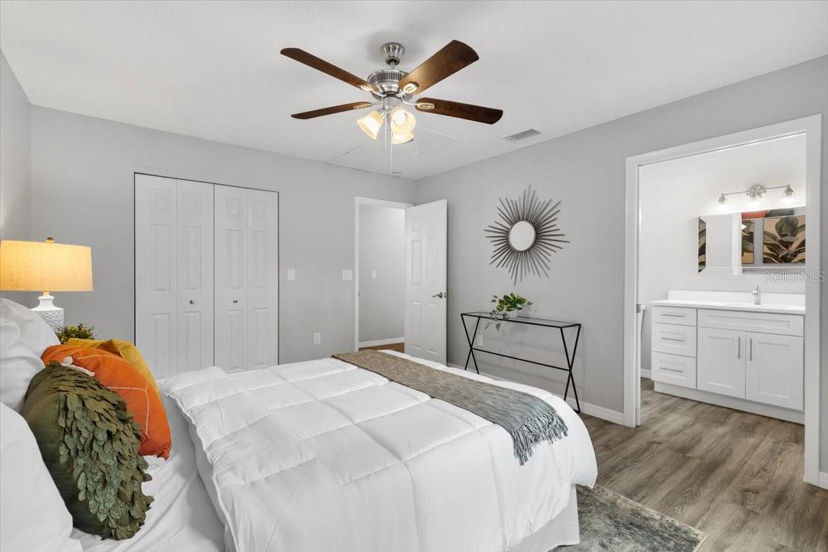 Image 52 of 75 For 824 35th Avenue Drive W