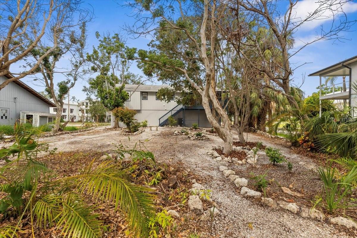 Image 57 of 75 For 824 35th Avenue Drive W