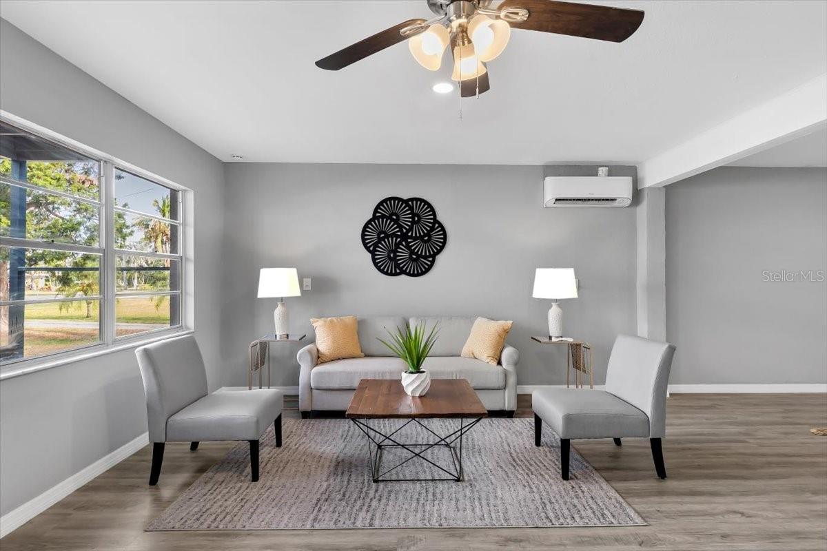 Image 6 of 75 For 824 35th Avenue Drive W