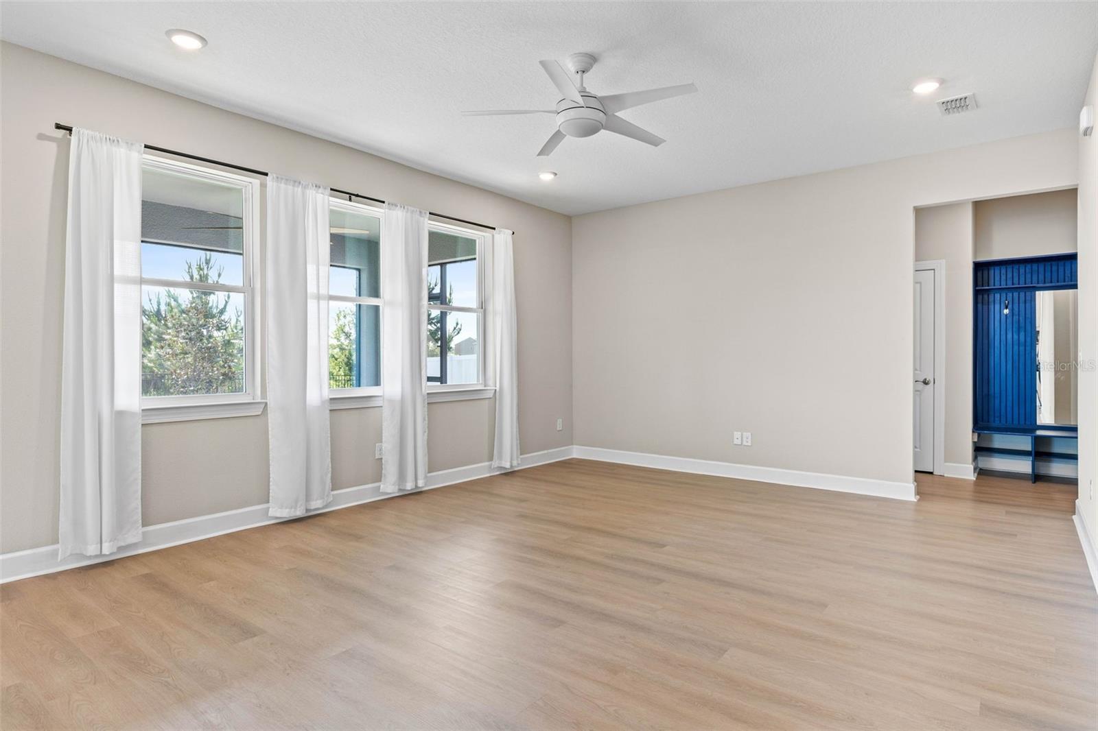 Listing photo id 8 for 34307 Radley Way