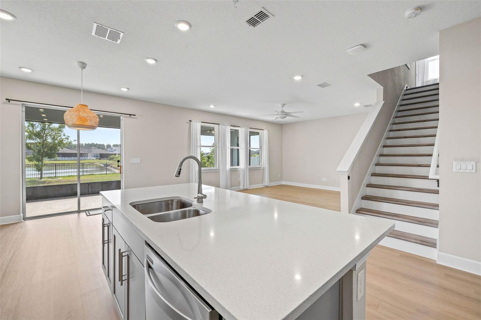 Listing photo id 12 for 34307 Radley Way