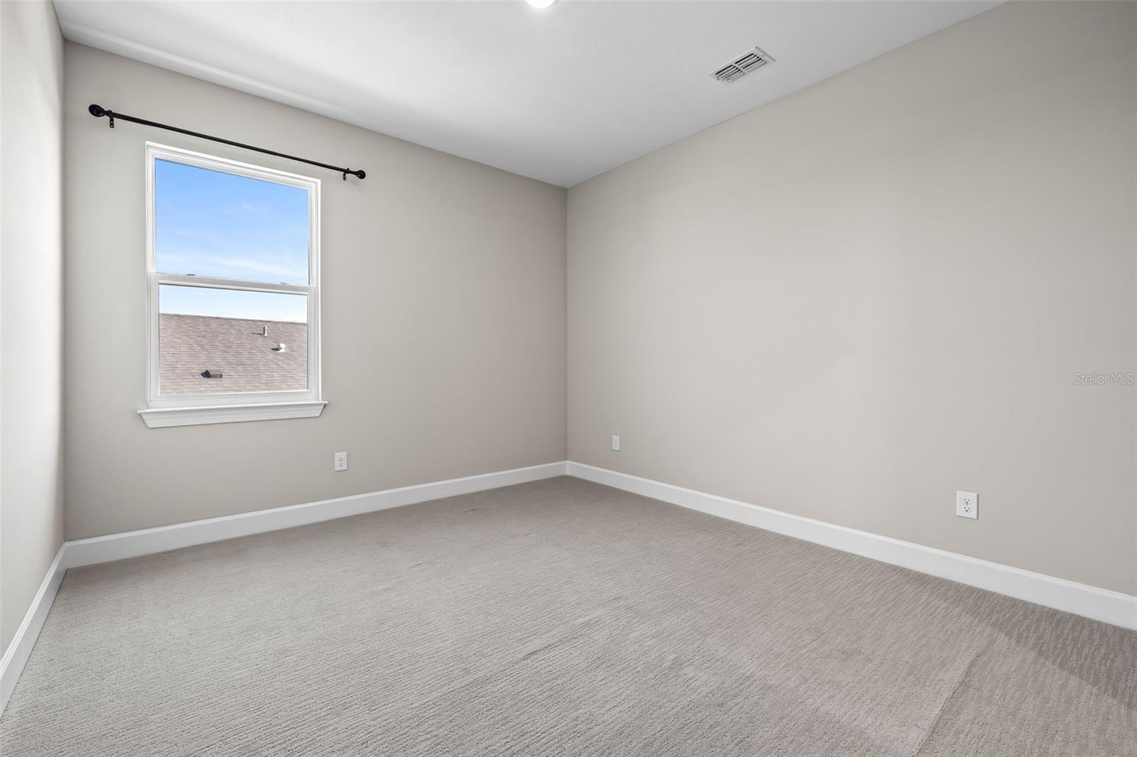 Listing photo id 19 for 34307 Radley Way