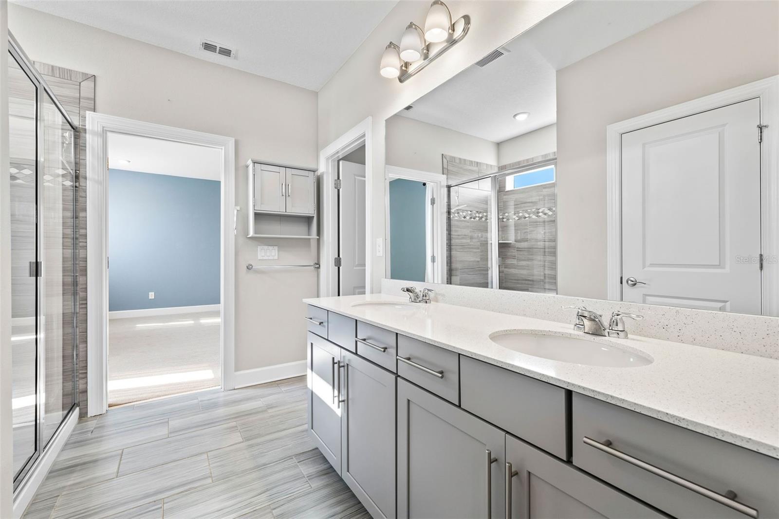Listing photo id 25 for 34307 Radley Way