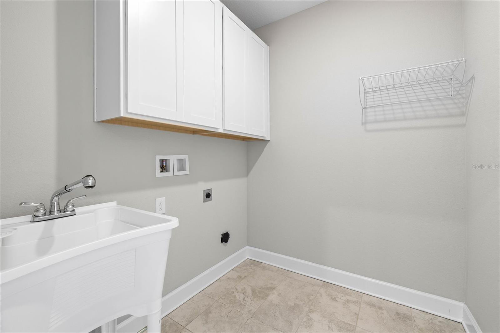 Listing photo id 28 for 34307 Radley Way