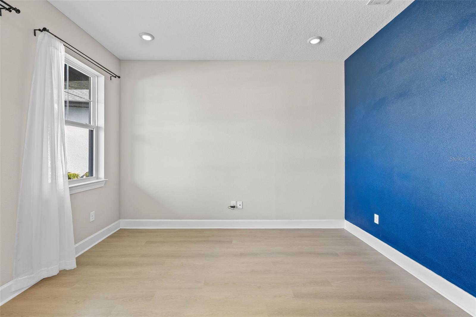 Listing photo id 6 for 34307 Radley Way