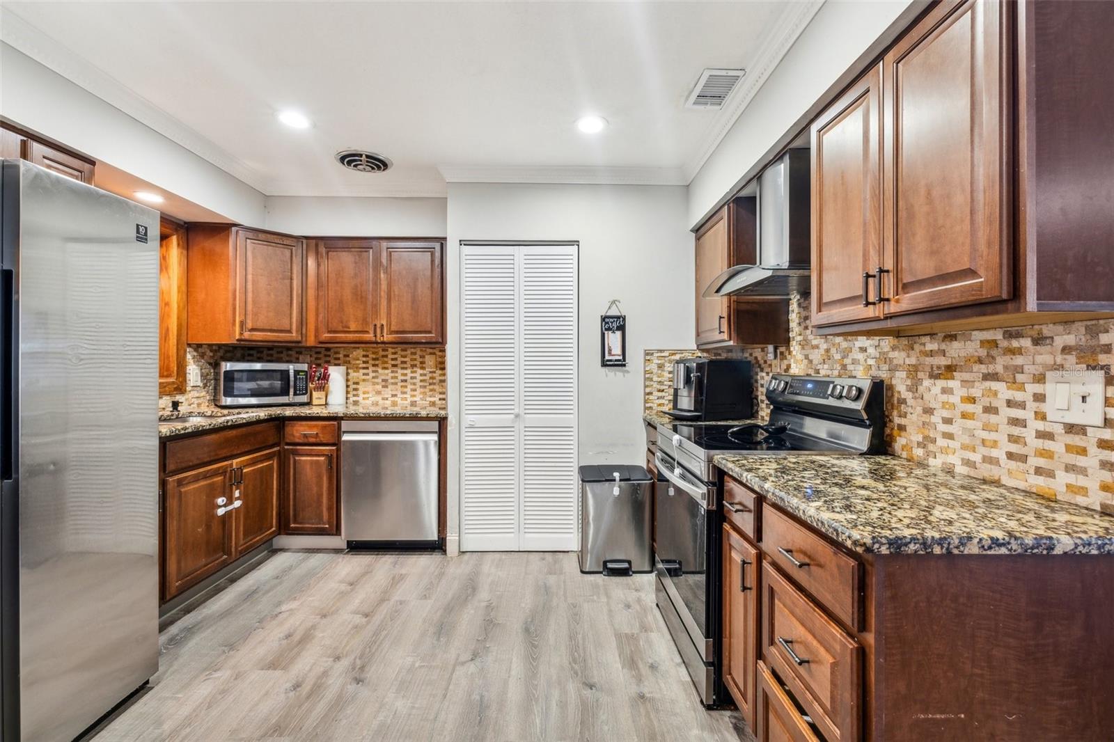 Image 12 of 39 For 5245 18th Street N