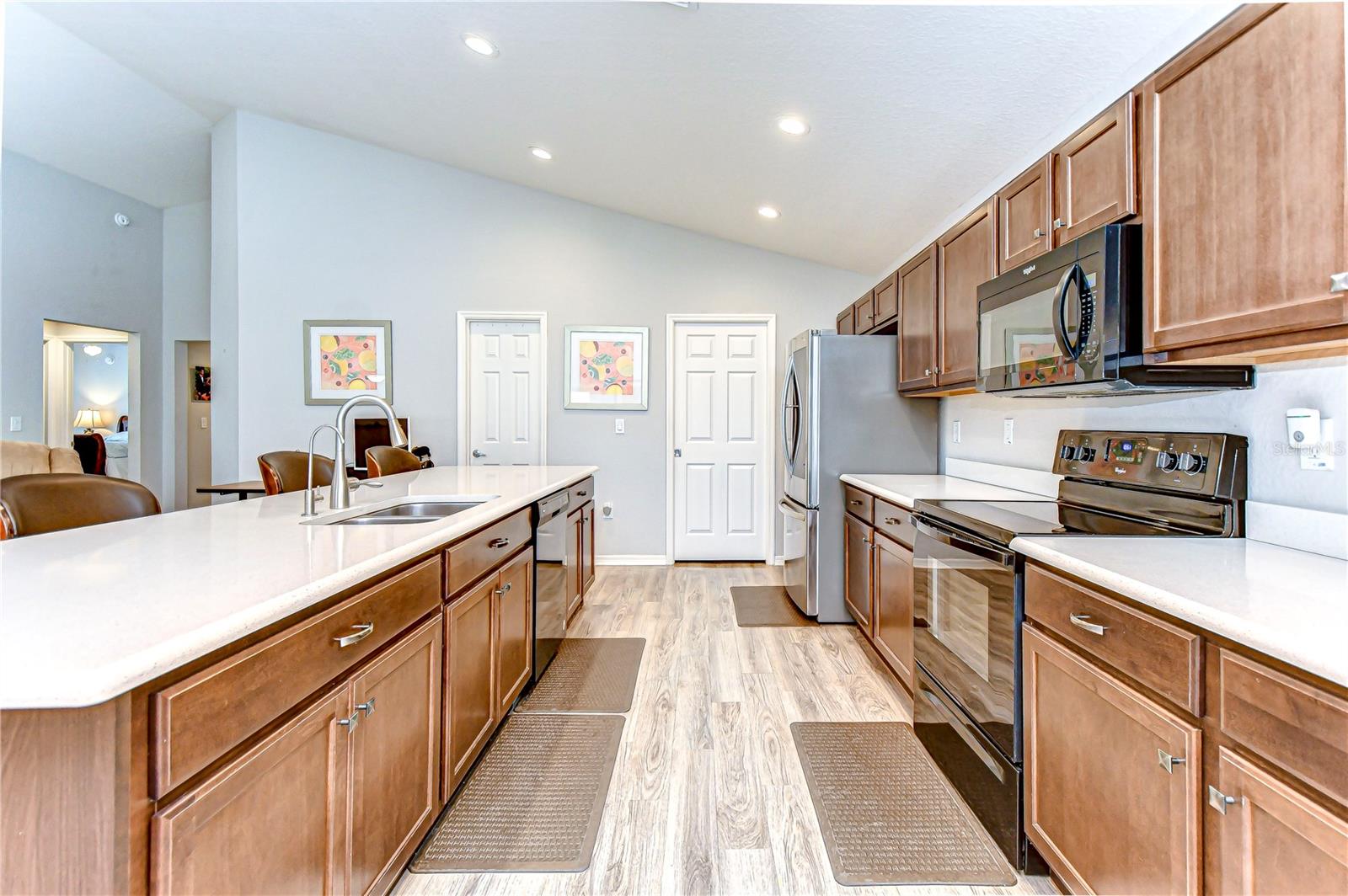 Image 14 of 45 For 6731 Castle Green Place