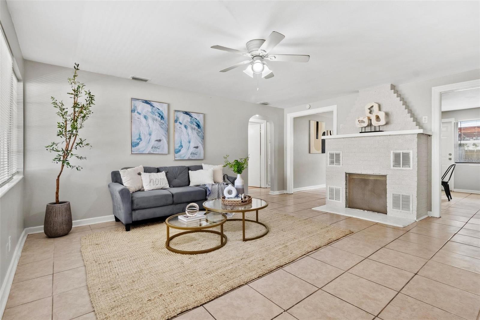 Image 3 of 23 For 5015 15th Avenue S