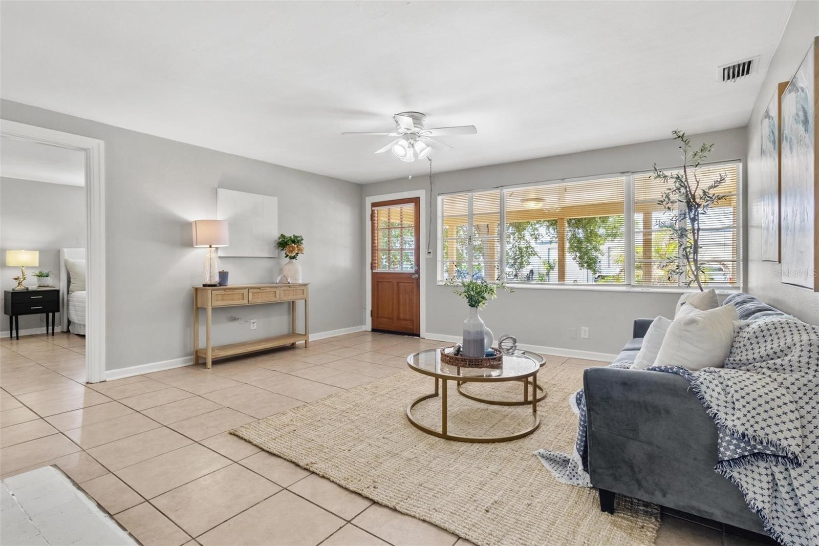 Image 4 of 23 For 5015 15th Avenue S