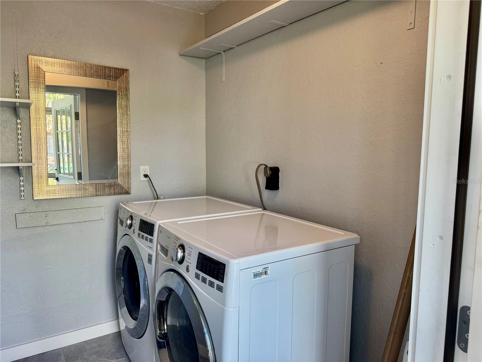 Listing photo id 12 for 9893 86th Way N