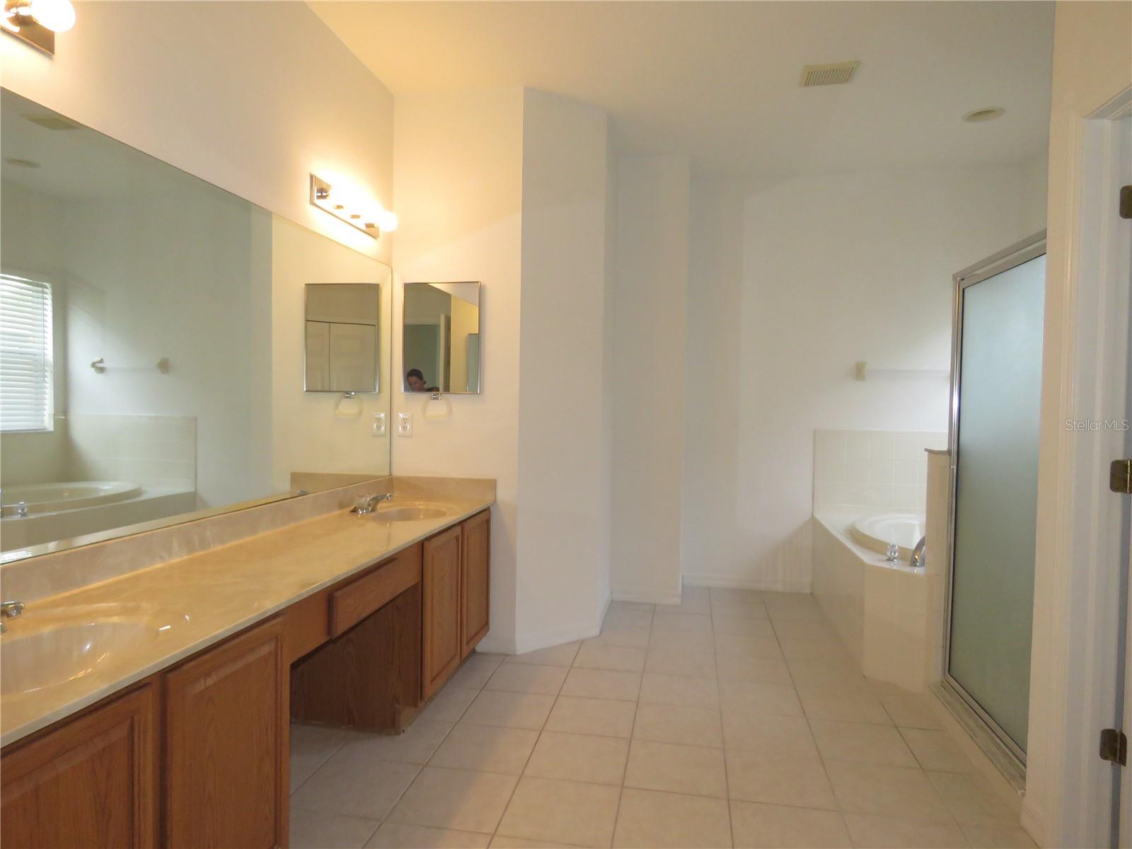 Image 5 of 8 For 11001 Hoffner Edge Drive
