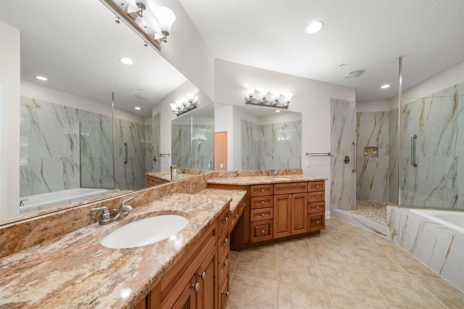 Image 18 of 37 For 1030 Bellasol Way 201