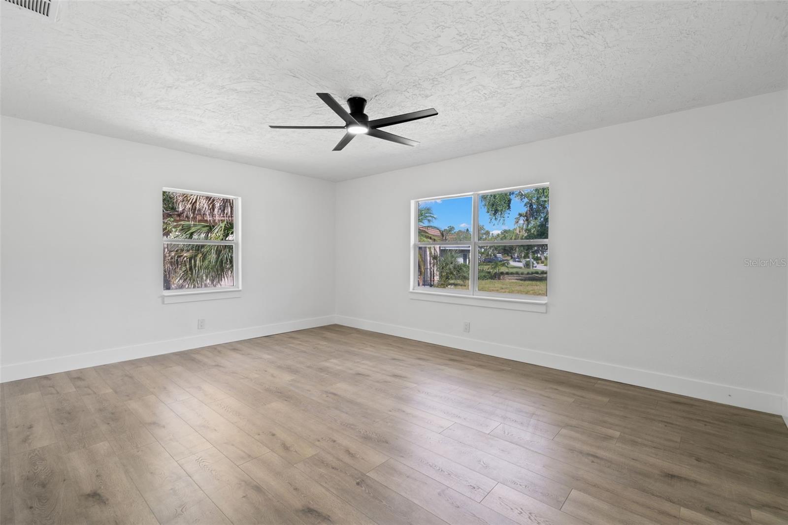 Image 17 of 34 For 1400 23rd Avenue S
