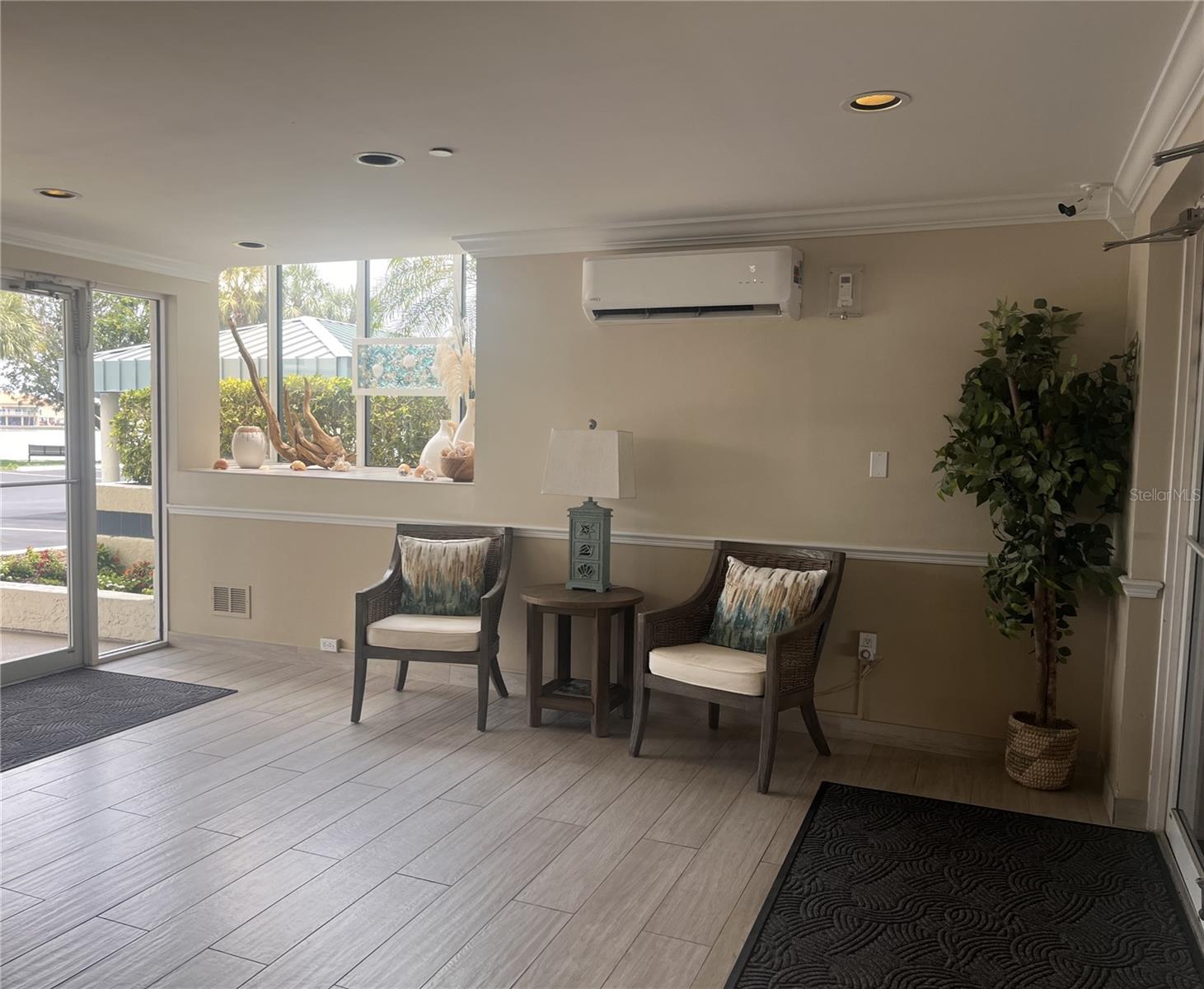 Image 16 of 81 For 7922 Sailboat Key Boulevard S 608