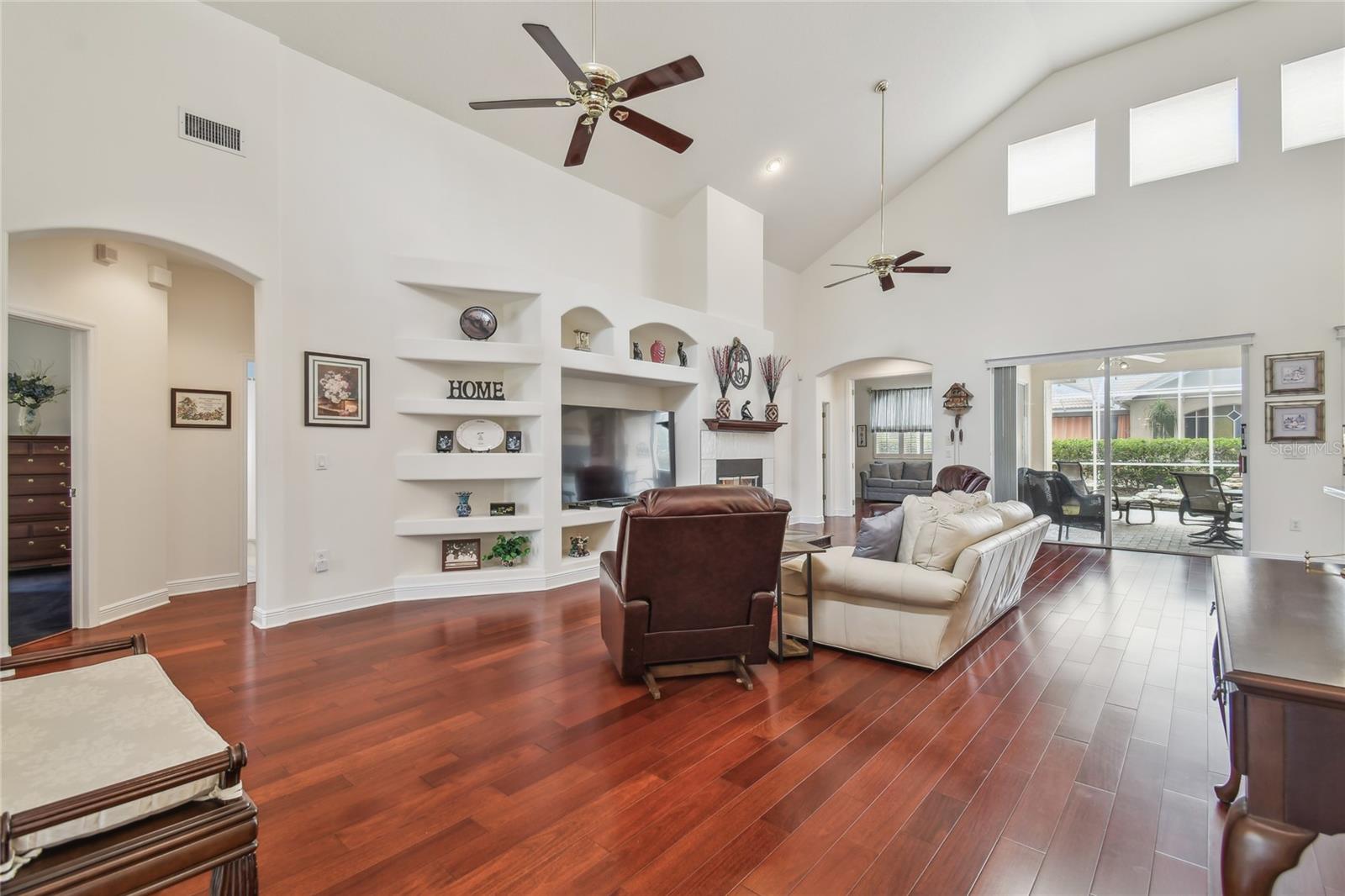 Image 13 of 74 For 10229 Waterside Oaks Drive