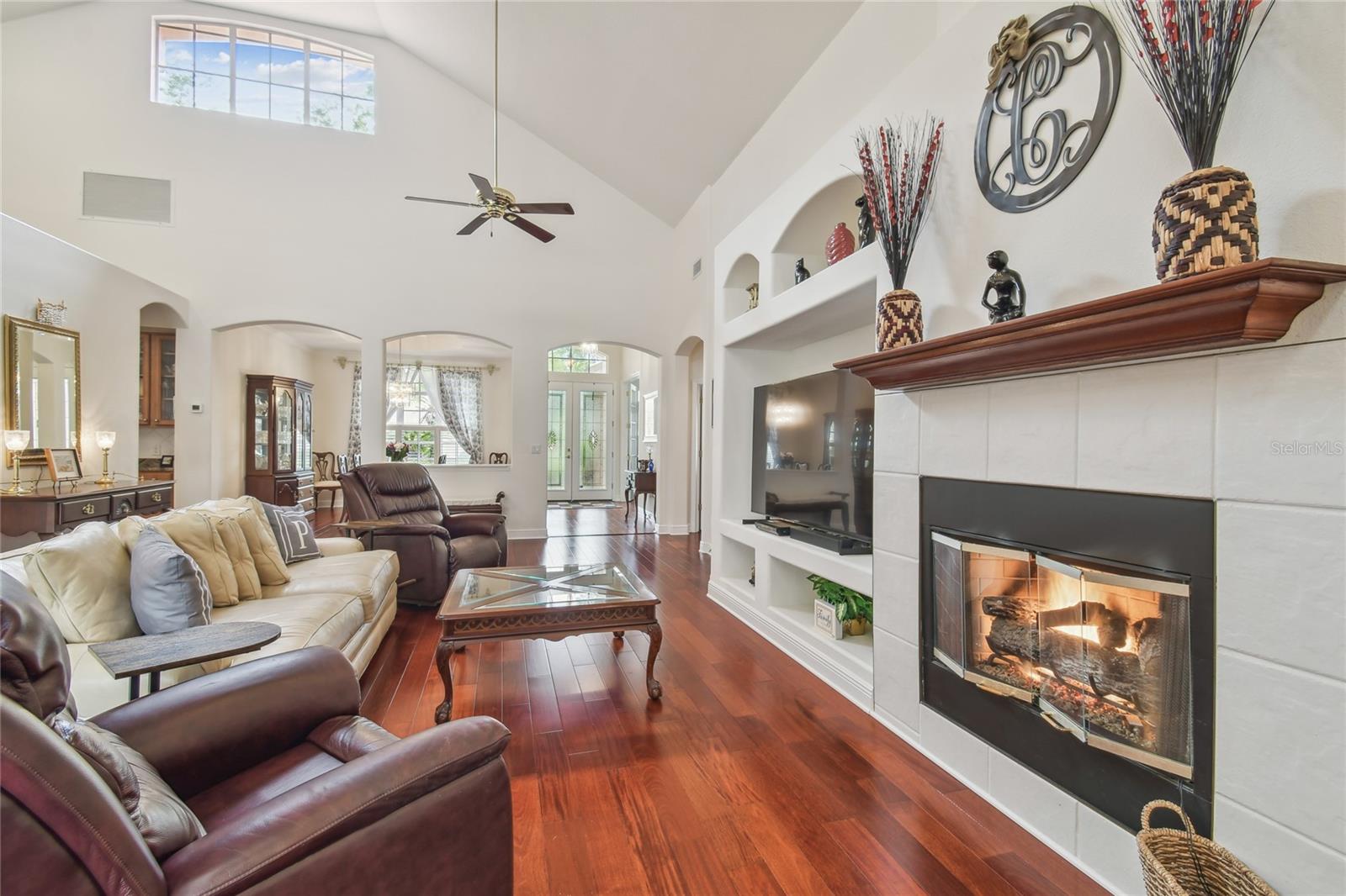 Image 14 of 74 For 10229 Waterside Oaks Drive
