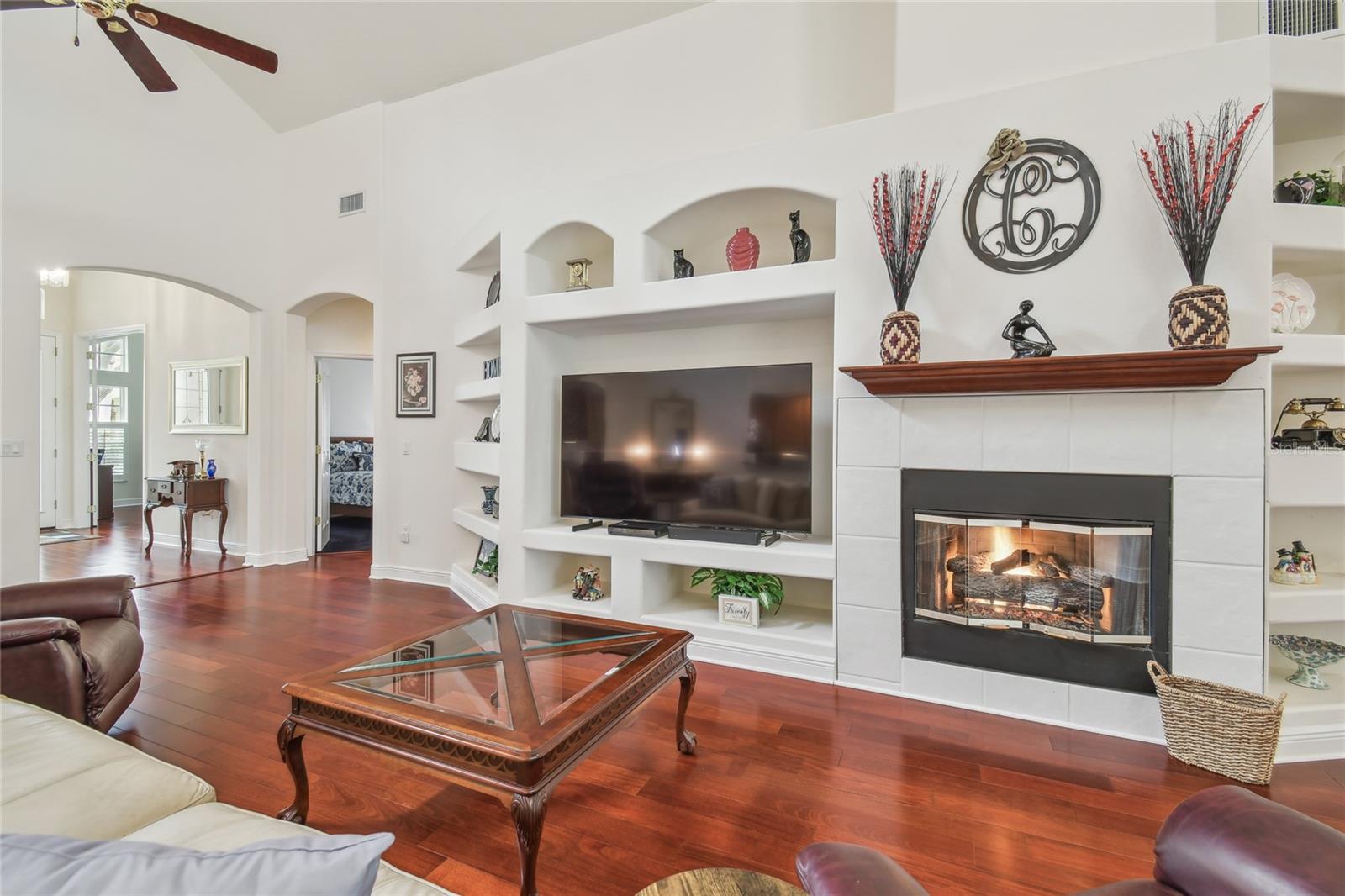 Image 15 of 74 For 10229 Waterside Oaks Drive