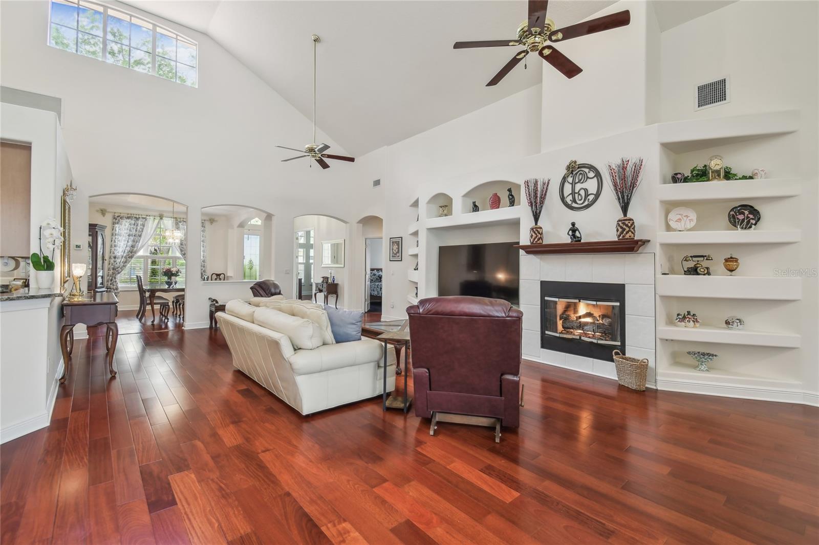 Image 19 of 74 For 10229 Waterside Oaks Drive