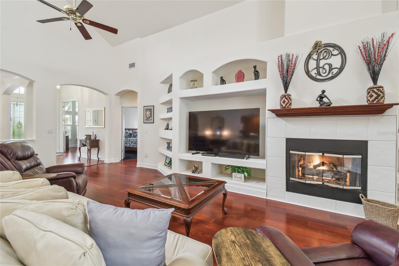 Image 20 of 74 For 10229 Waterside Oaks Drive