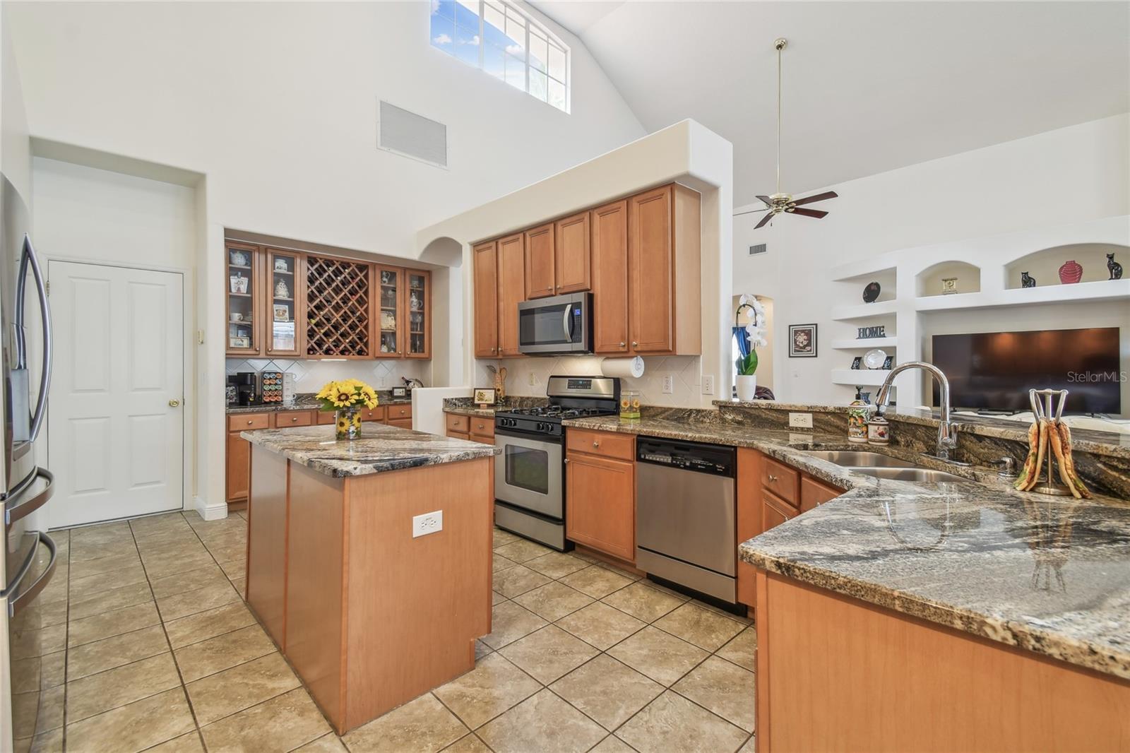 Image 23 of 74 For 10229 Waterside Oaks Drive
