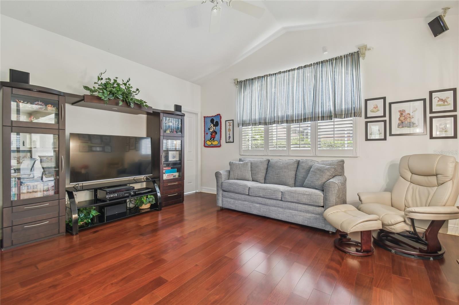 Image 27 of 74 For 10229 Waterside Oaks Drive