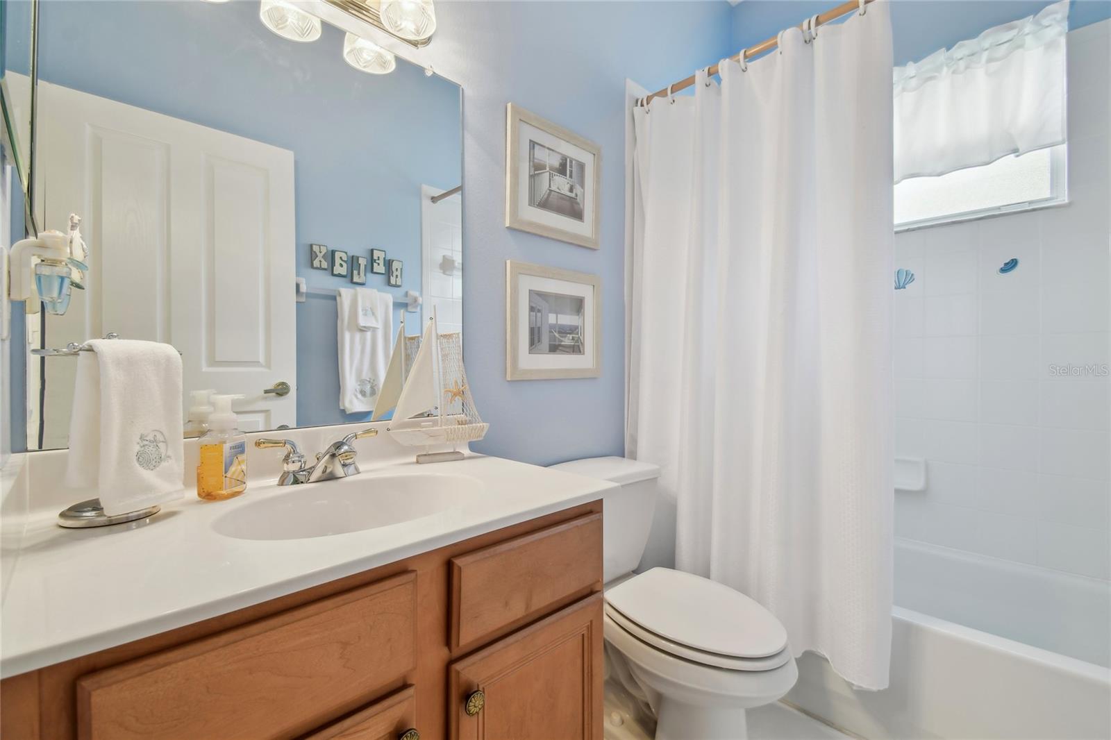 Image 37 of 74 For 10229 Waterside Oaks Drive