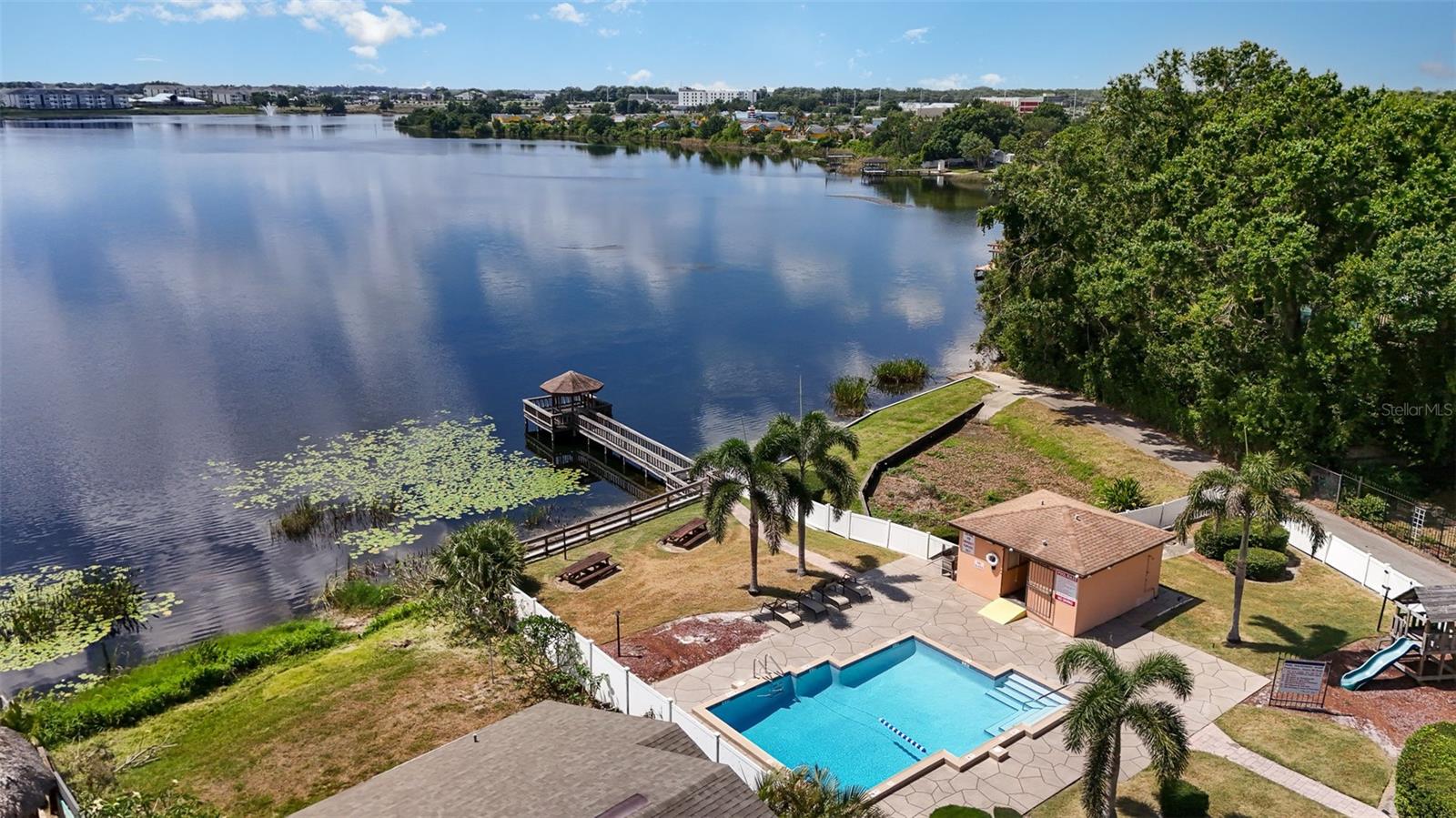 Image 32 of 34 For 640 Lake Dexter Circle