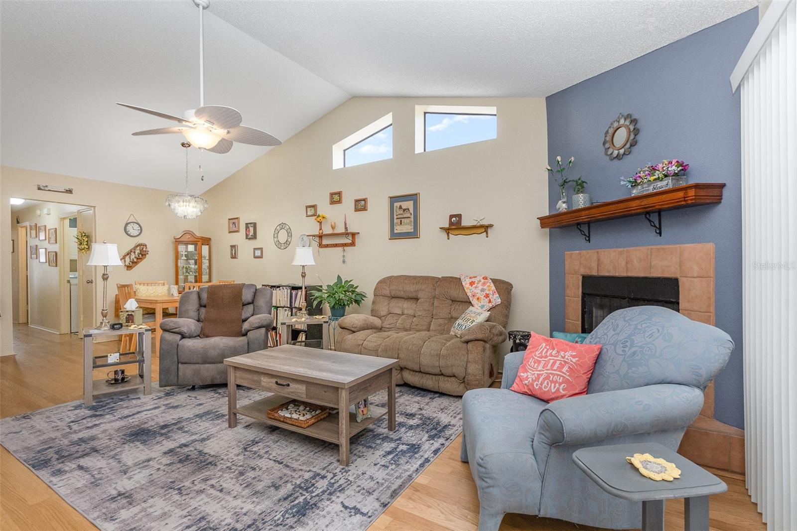 Image 7 of 34 For 640 Lake Dexter Circle