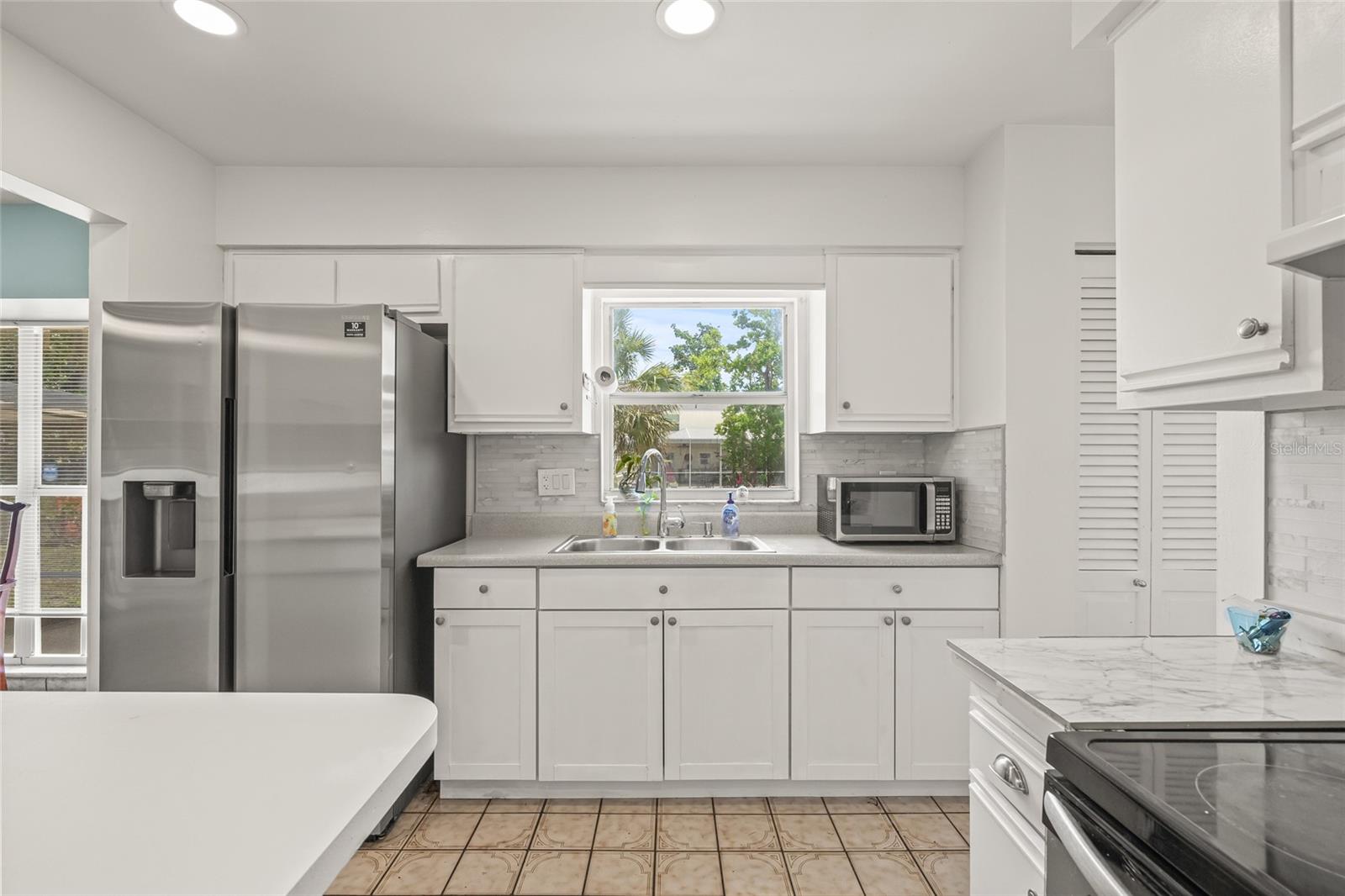 Listing photo id 12 for 6607 Larimer Drive