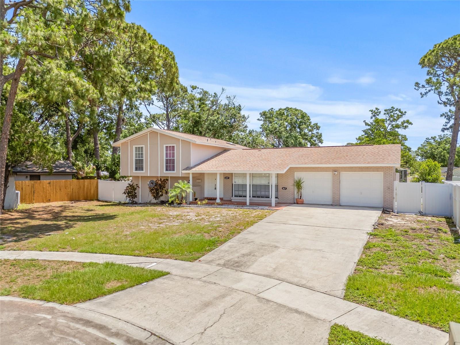 Listing photo id 0 for 6607 Larimer Drive