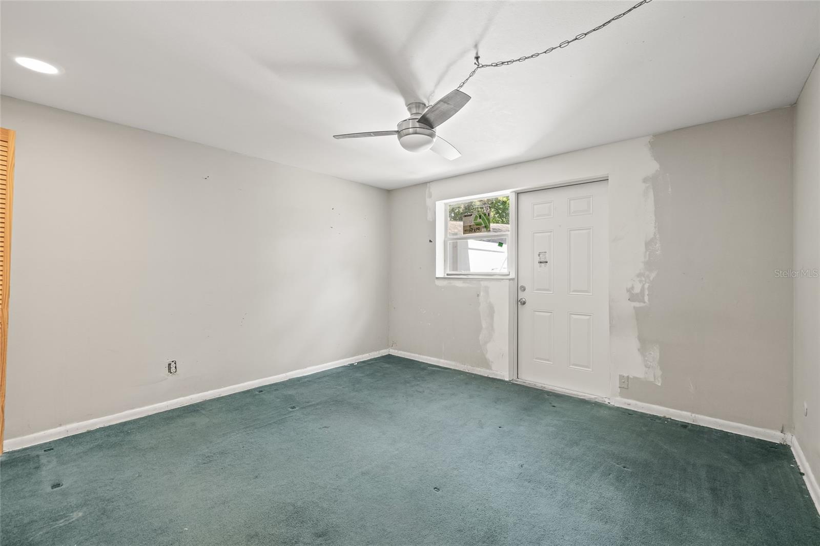 Listing photo id 19 for 6607 Larimer Drive