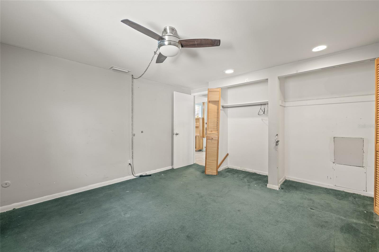 Listing photo id 20 for 6607 Larimer Drive