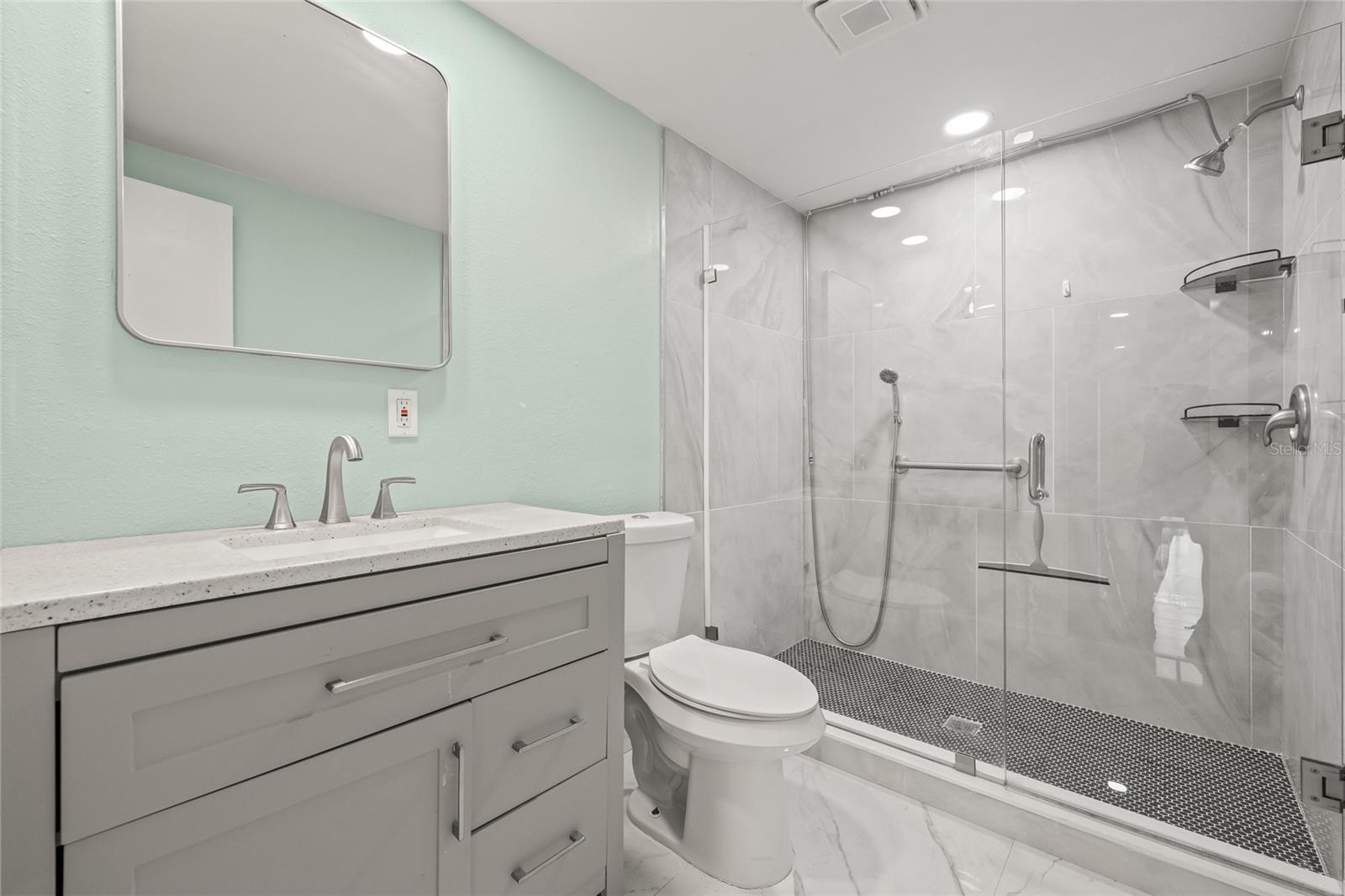 Listing photo id 21 for 6607 Larimer Drive