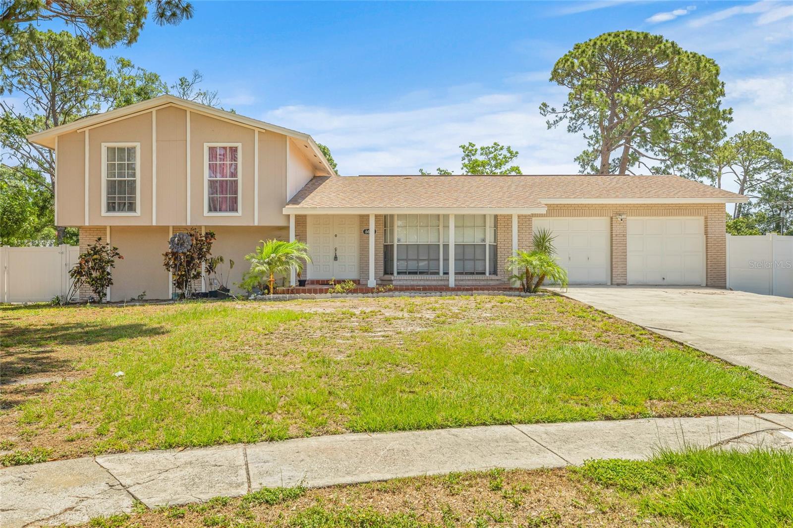 Listing photo id 1 for 6607 Larimer Drive