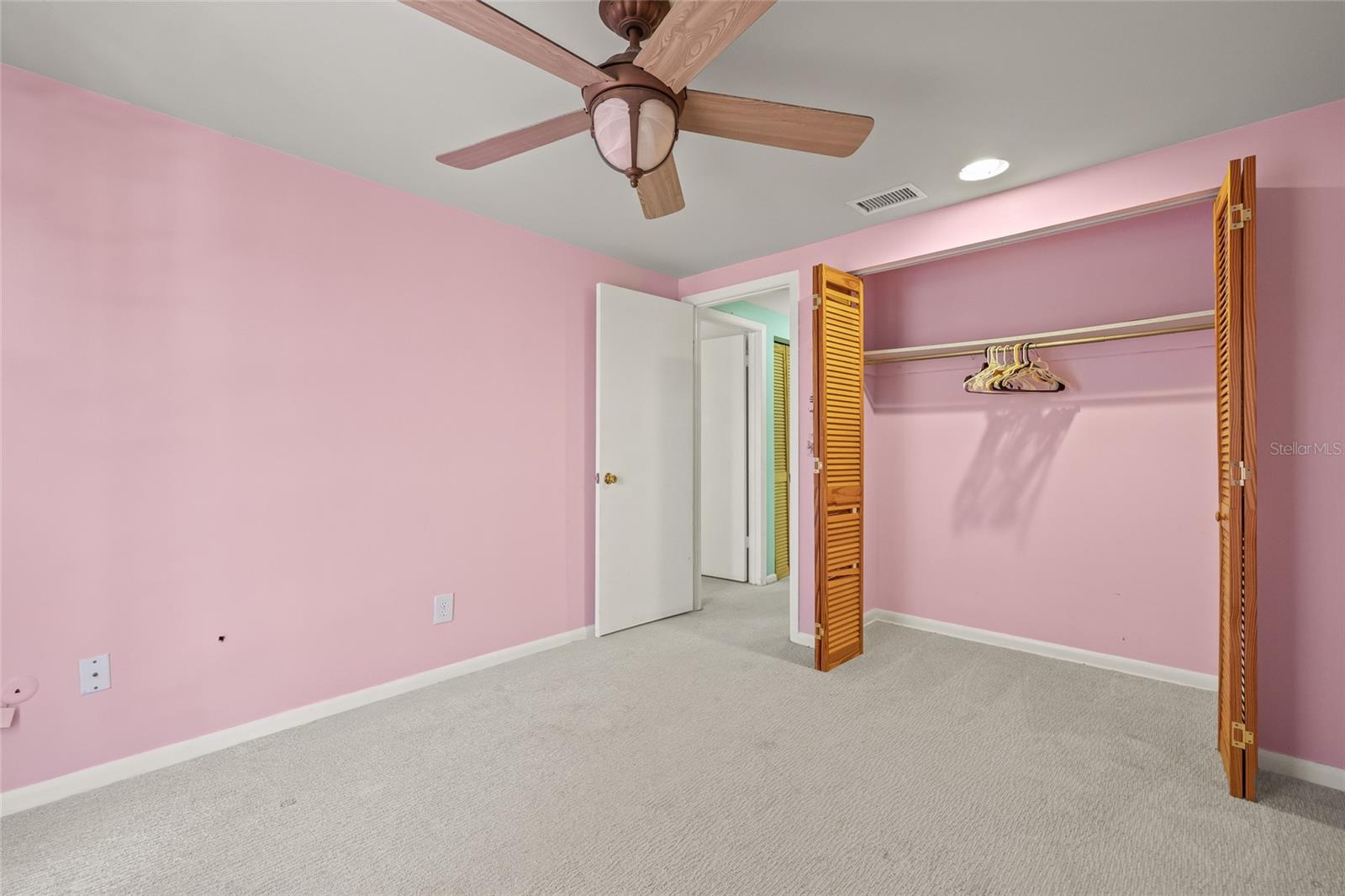 Listing photo id 28 for 6607 Larimer Drive
