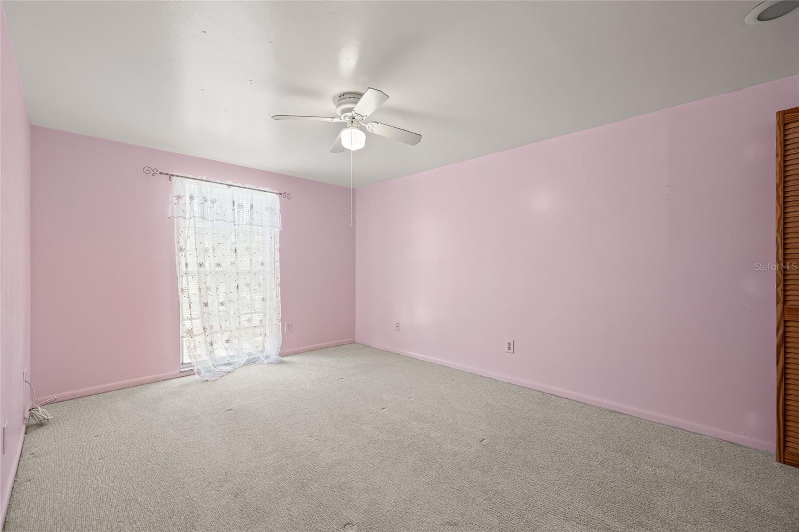 Listing photo id 31 for 6607 Larimer Drive