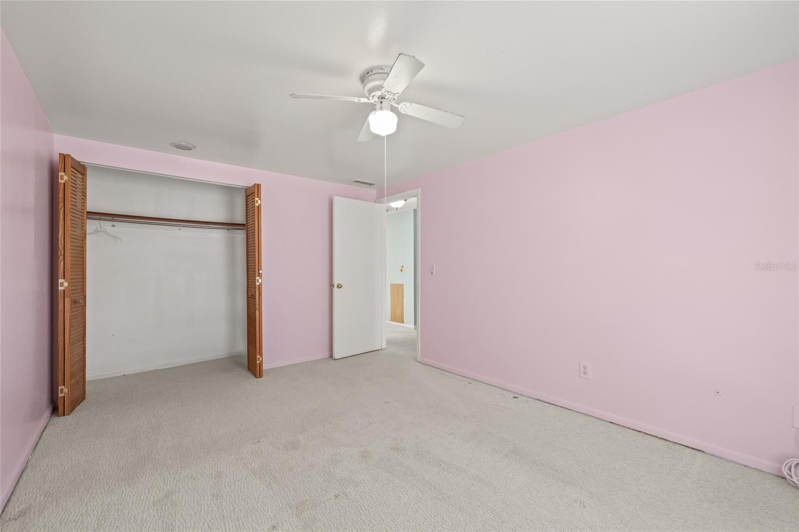 Listing photo id 32 for 6607 Larimer Drive