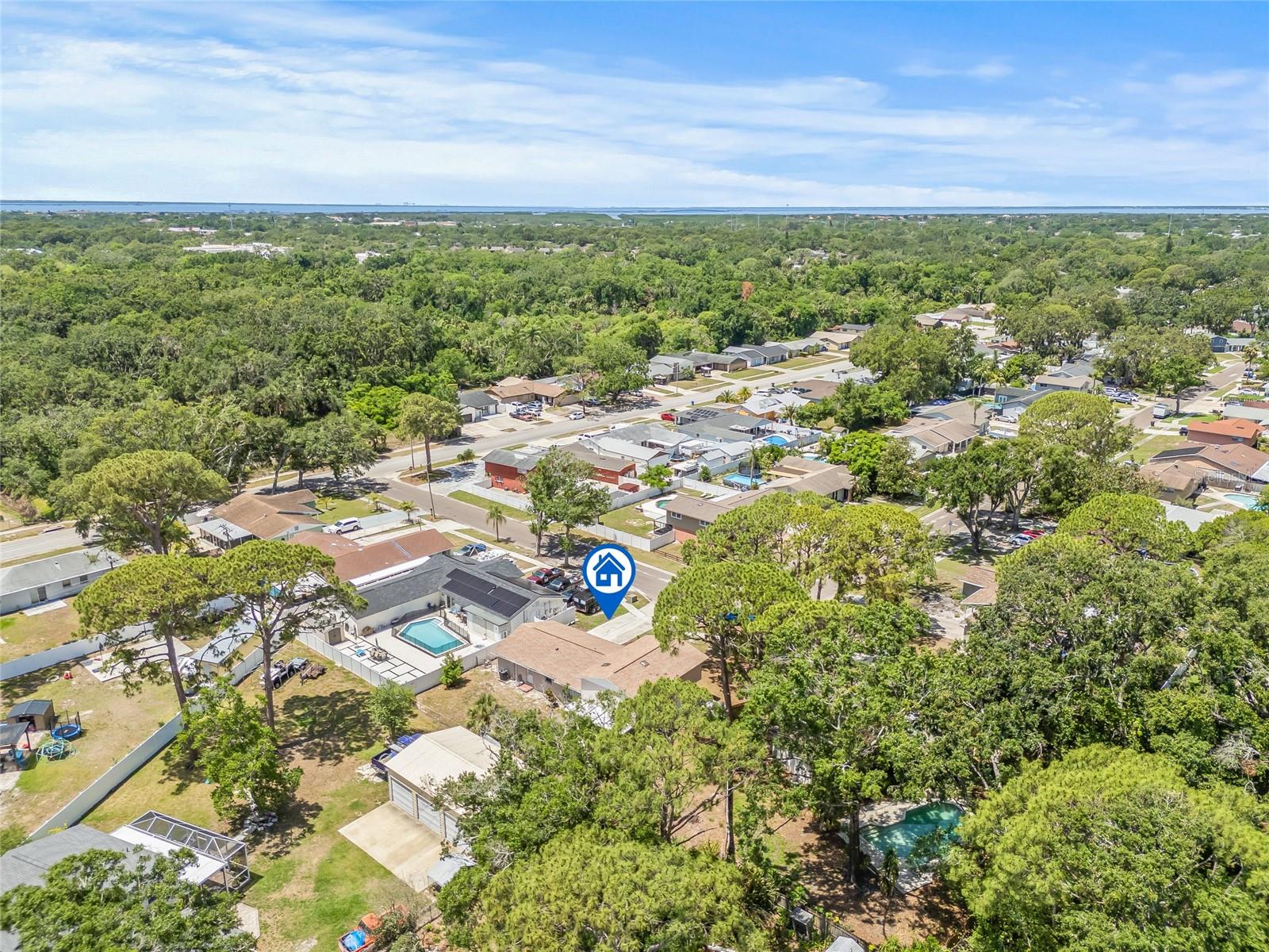 Listing photo id 40 for 6607 Larimer Drive