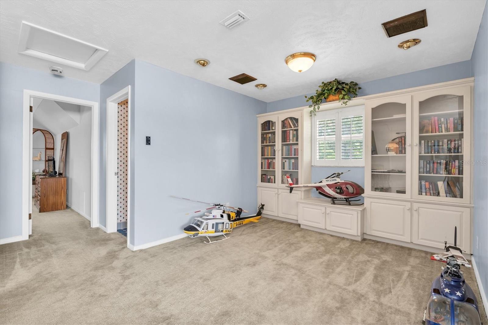Image 32 of 66 For 13533 Bay Lake Lane