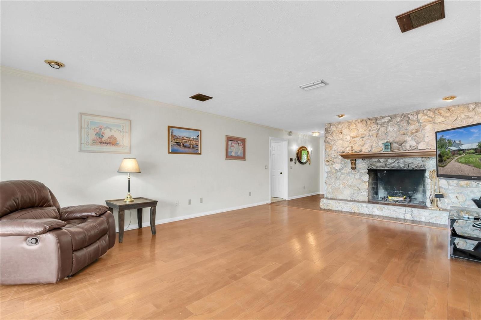 Image 5 of 66 For 13533 Bay Lake Lane