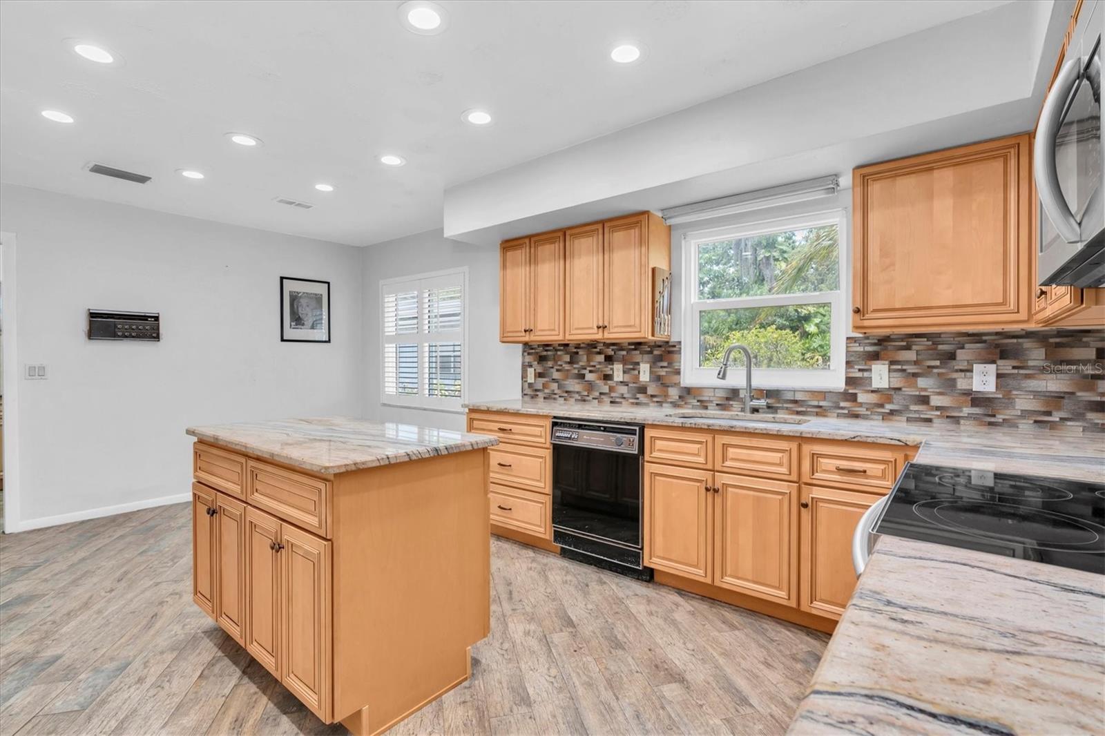 Image 8 of 66 For 13533 Bay Lake Lane