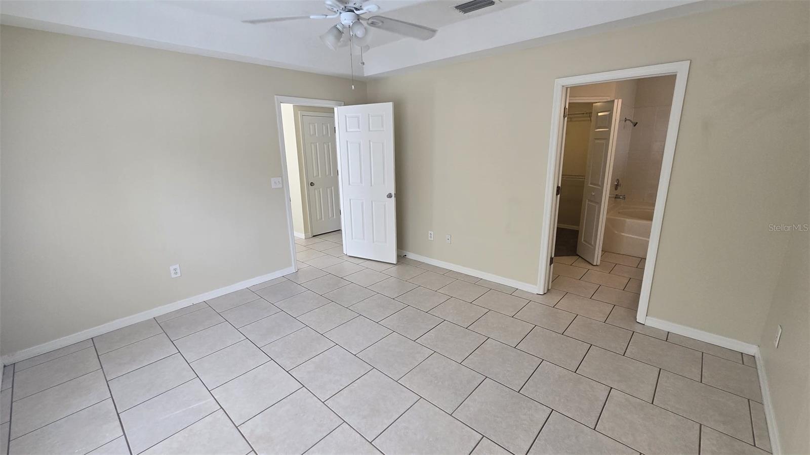 Image 5 of 14 For 6213 Crickethollow Drive