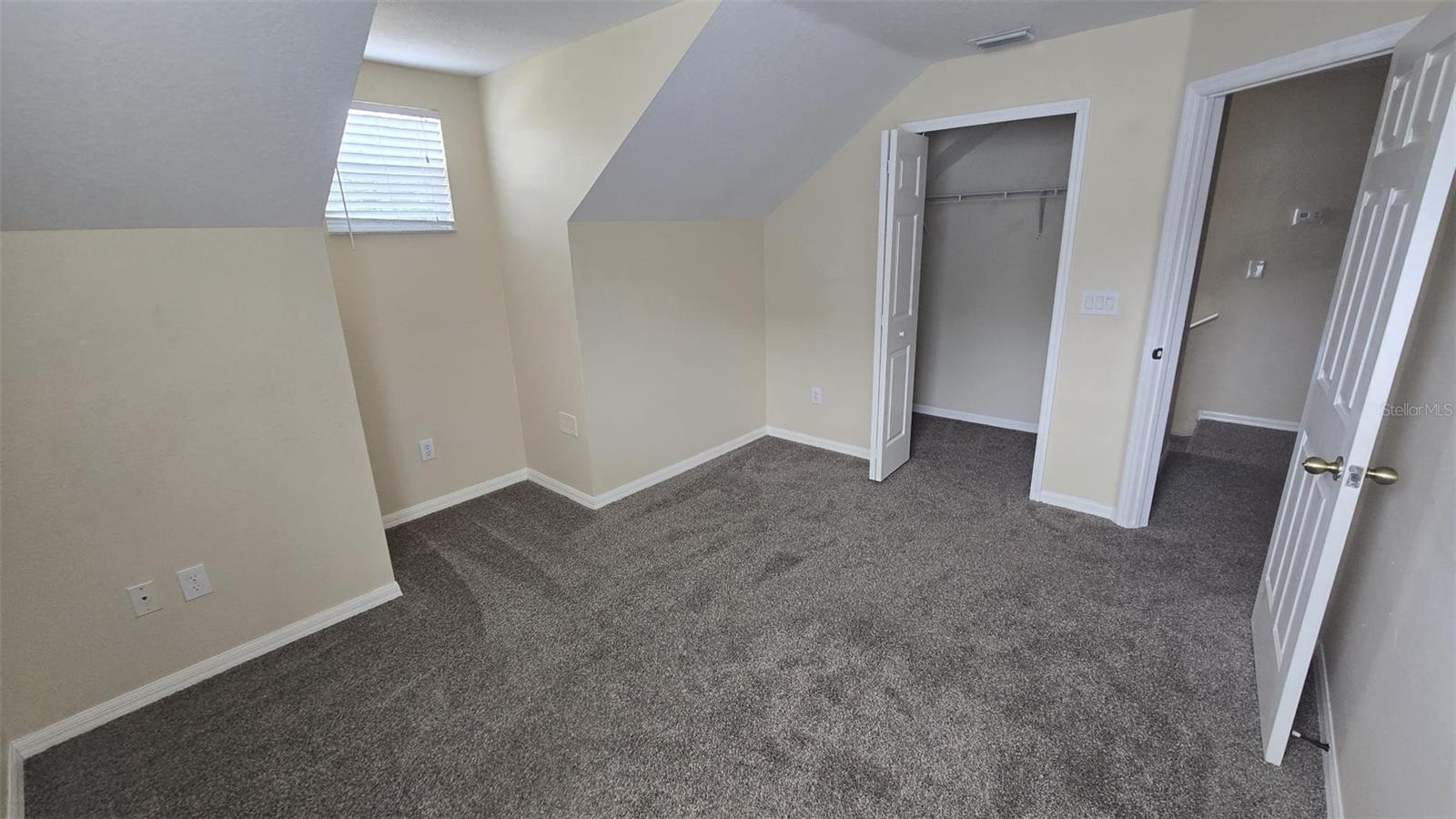 Image 9 of 14 For 6213 Crickethollow Drive