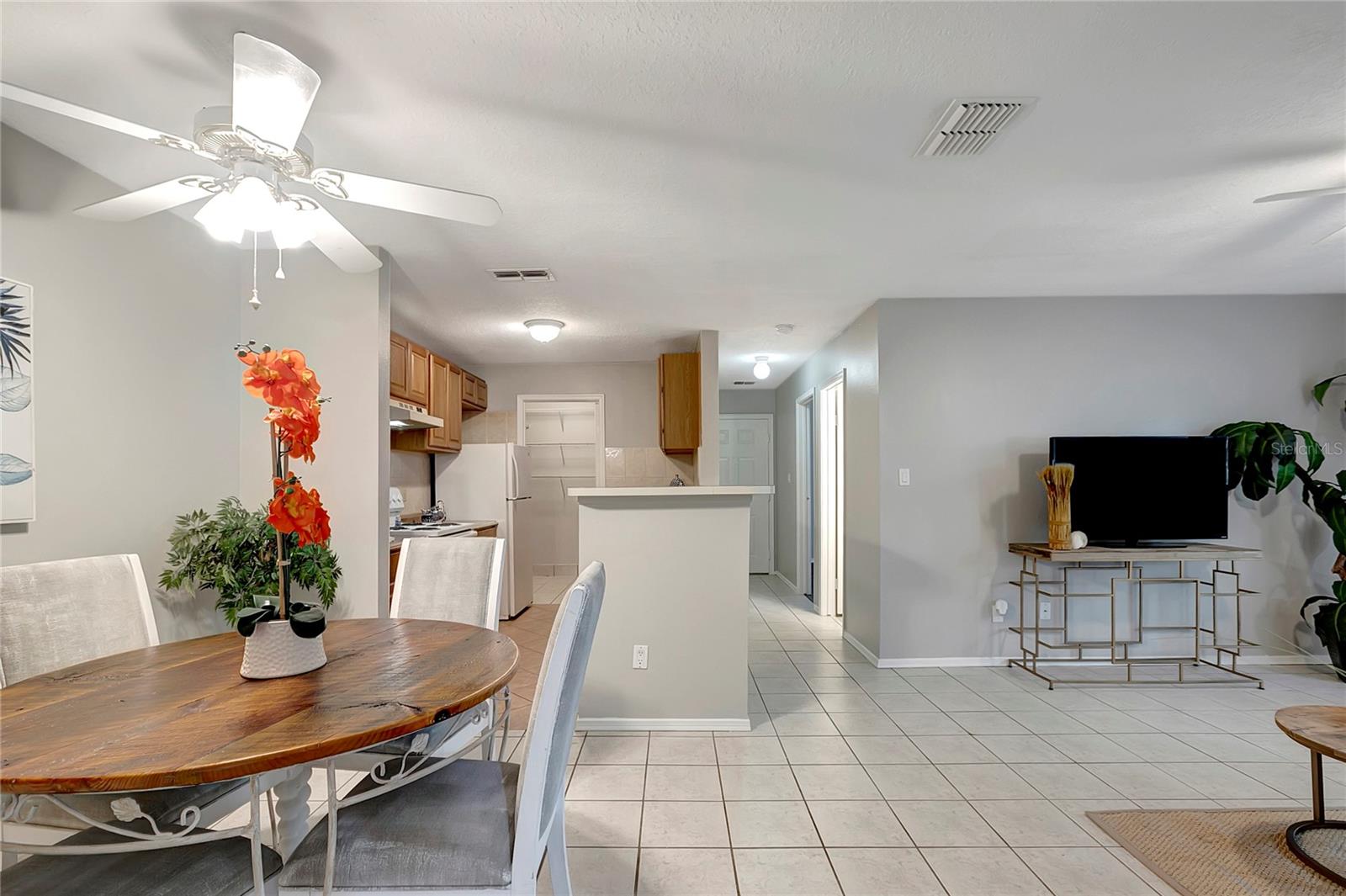Image 5 of 25 For 1400 Gandy Boulevard N 1504