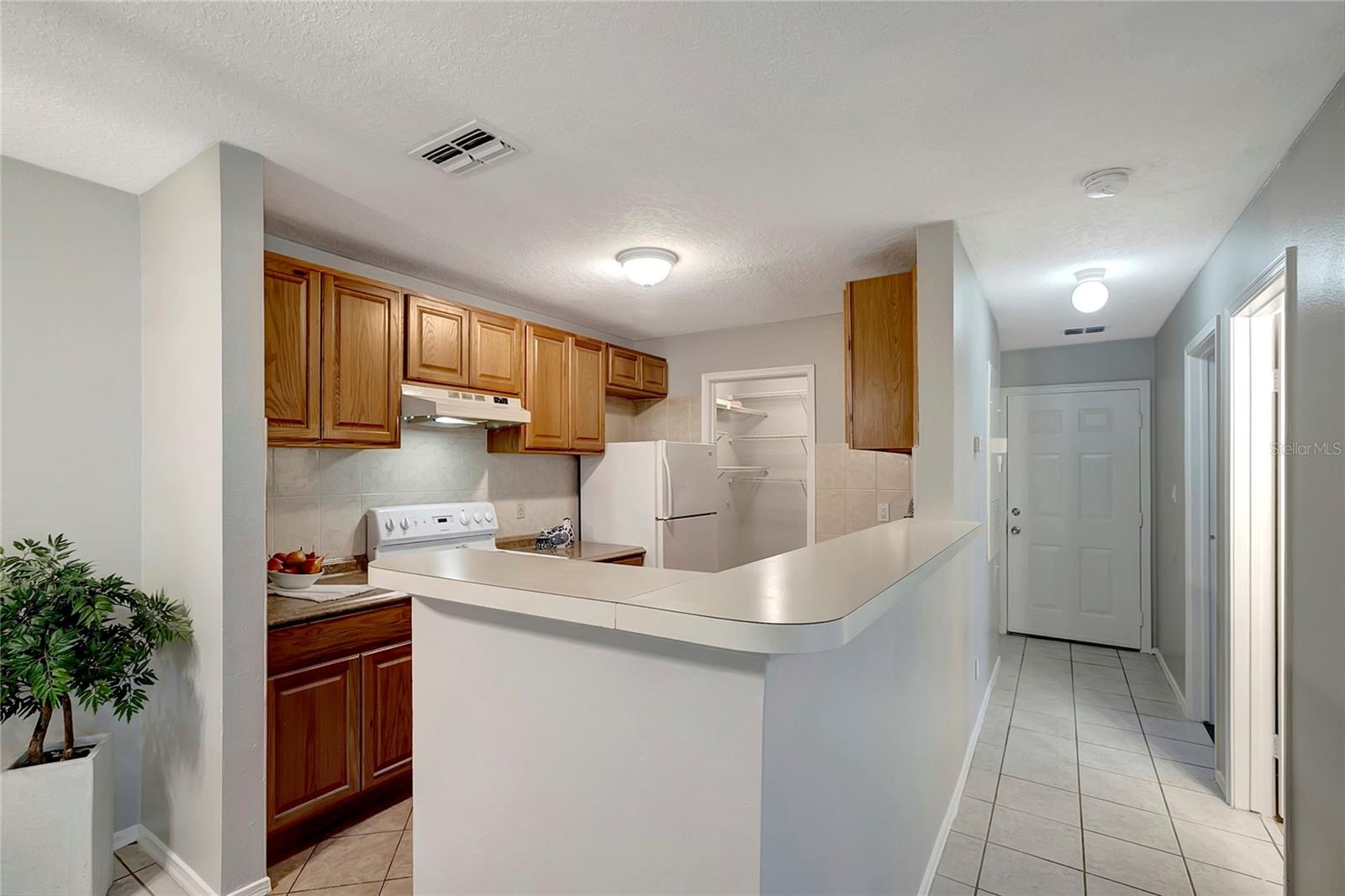 Image 6 of 25 For 1400 Gandy Boulevard N 1504