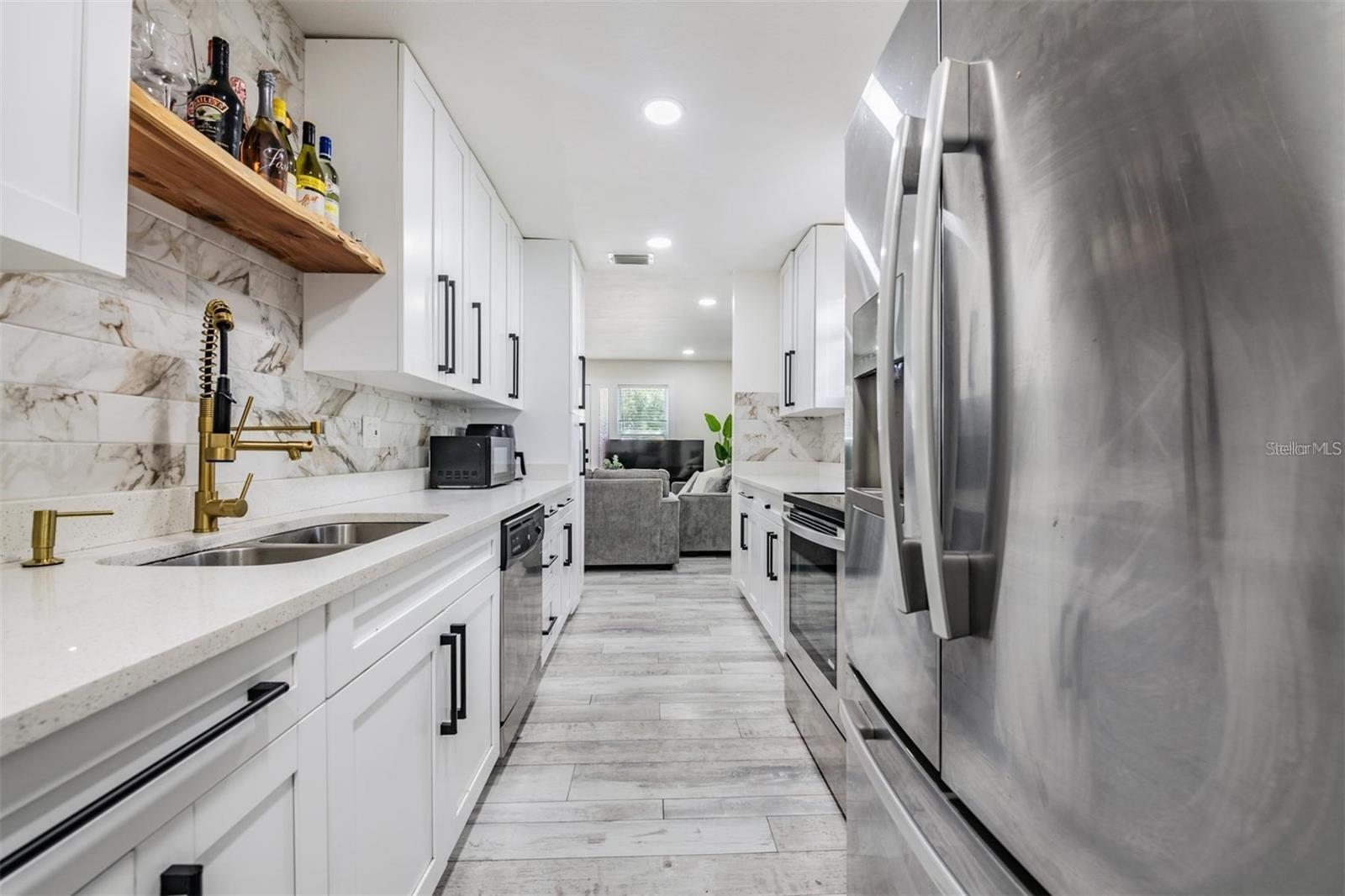 Listing photo id 8 for 1608 Linden Avenue