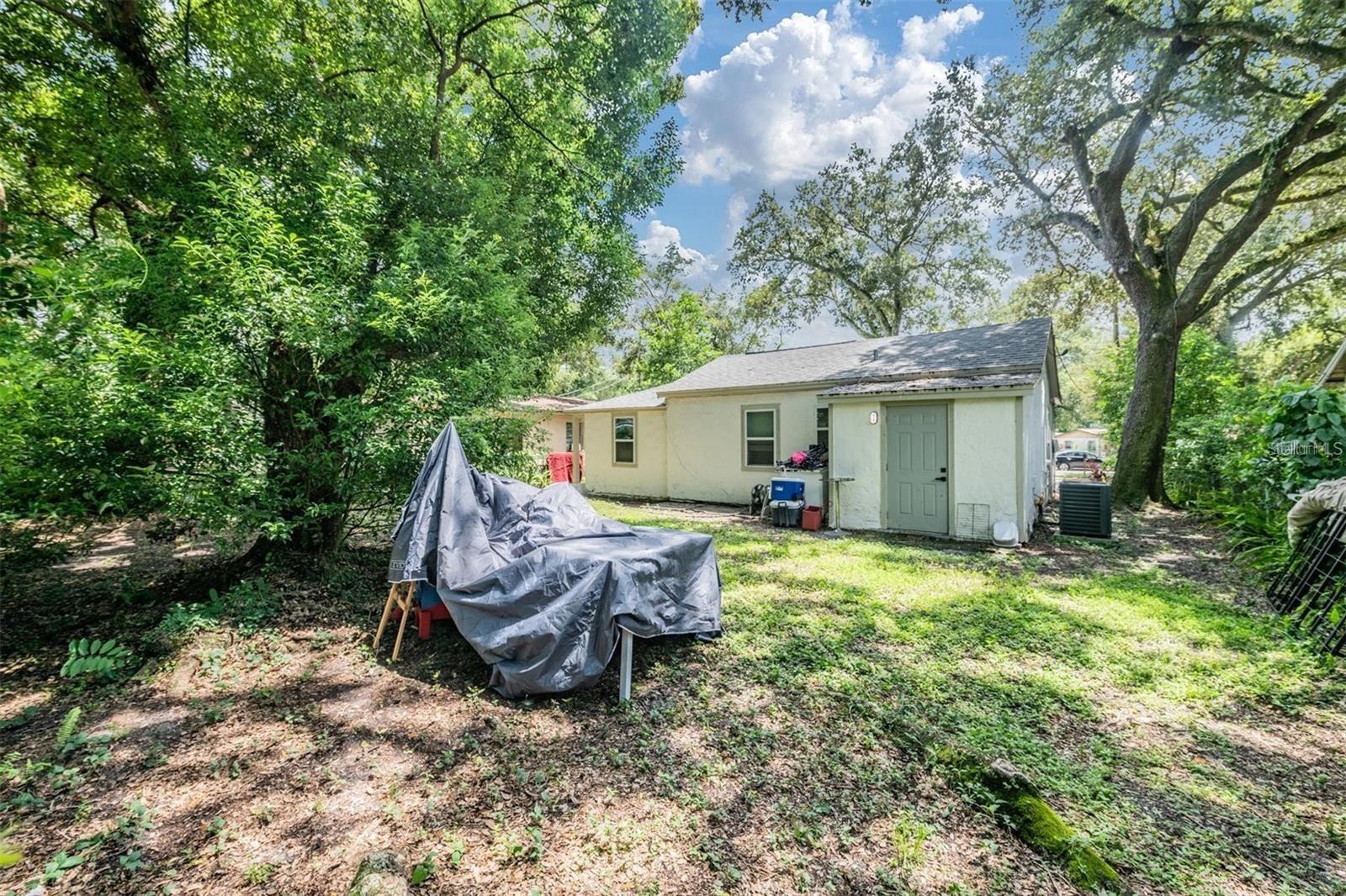 Listing photo id 18 for 1608 Linden Avenue
