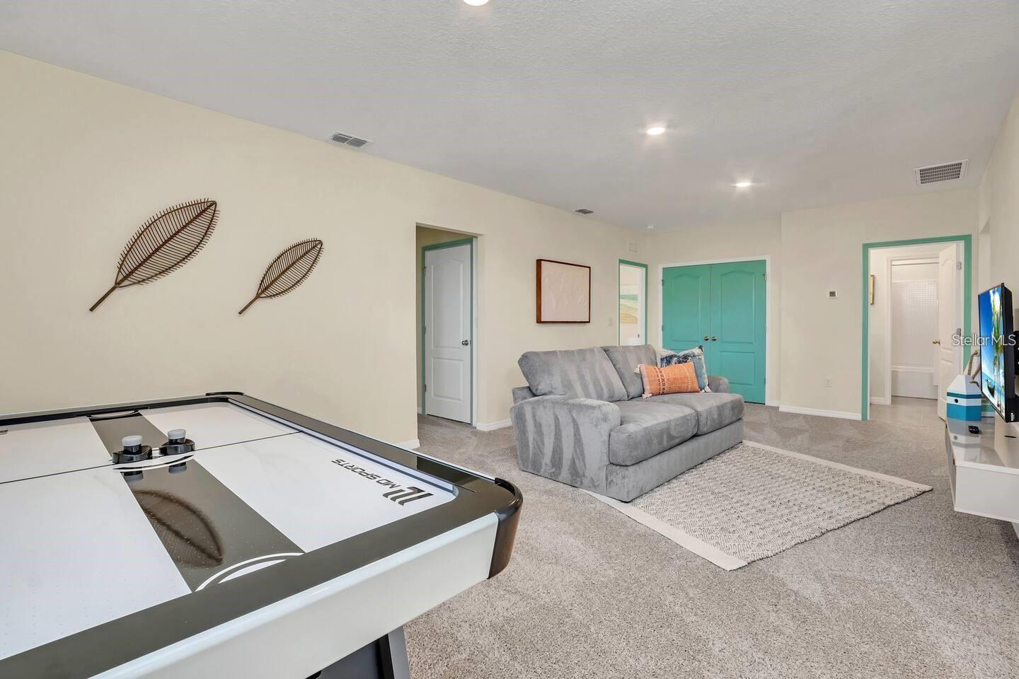 Image 18 of 26 For 7634 Oakmoss Loop